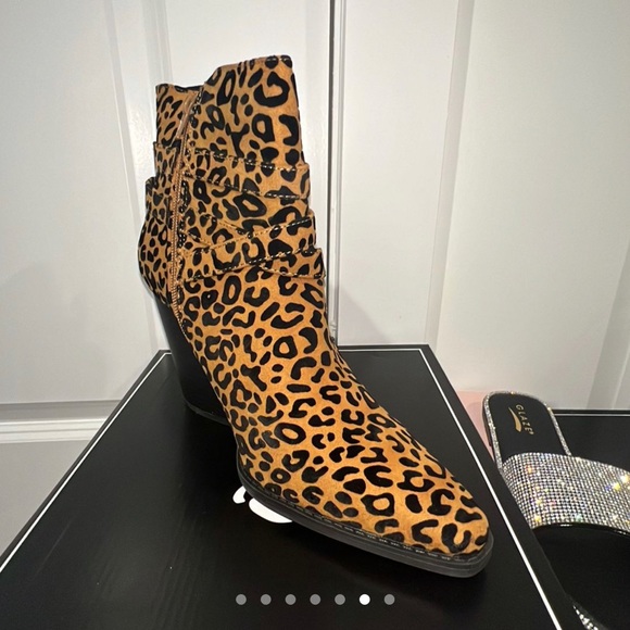 Cheetah Print Booties - Picture 6 of 7